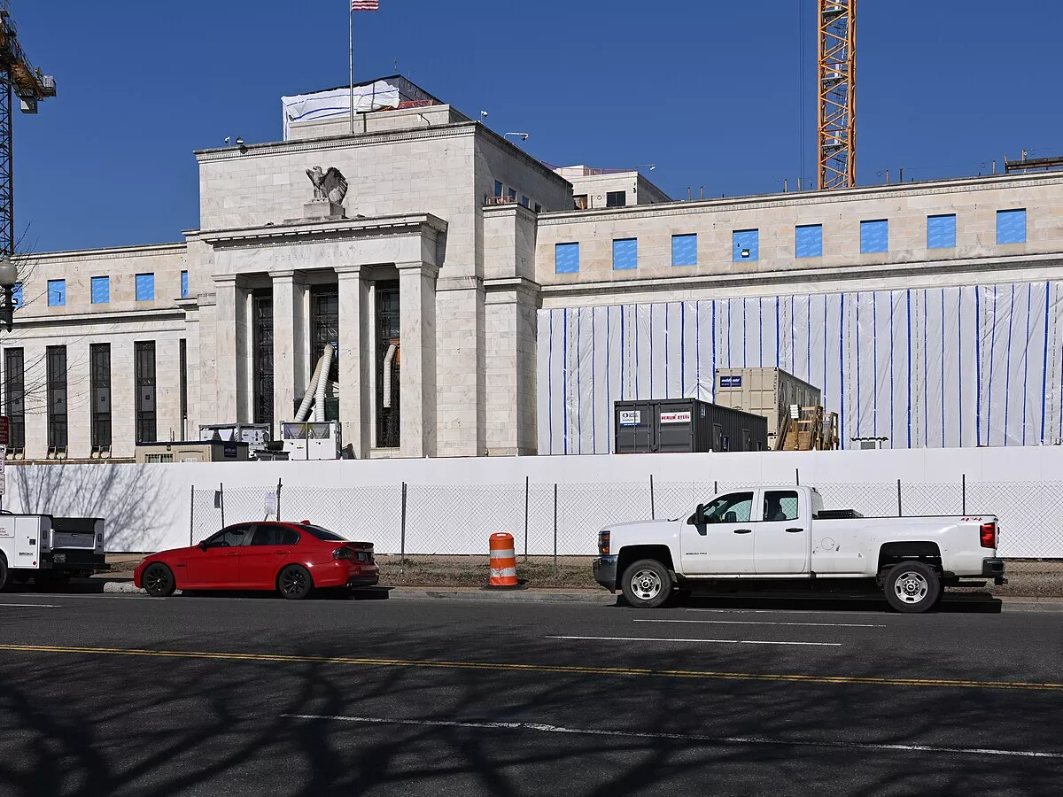 Representative image: Ongoing construction at the Marriner S. Eccles Federal Reserve headquarters building. This 2.5 billion dollar renovation has been the subject of criticism by President Trump and other government officials. 2051 Constitut
